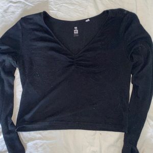 black long sleeve v neck top🖤